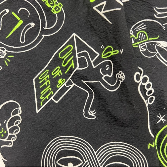 Under Armour UA Run Hundred Packable Jacket 1368161 001 Women’s Sz M - Picture 10 of 16